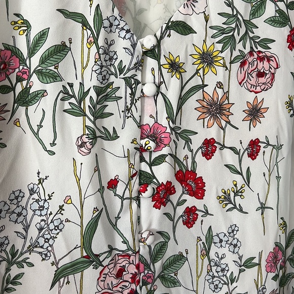3/$15 SALE LOFT Long Sleeve V-Neck Floral Blouse - Picture 2 of 5